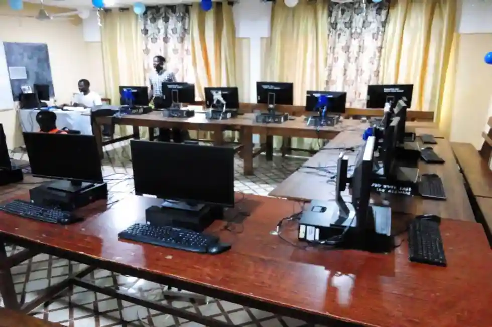 Alumni of fiave M/A JHS revamp computer lab